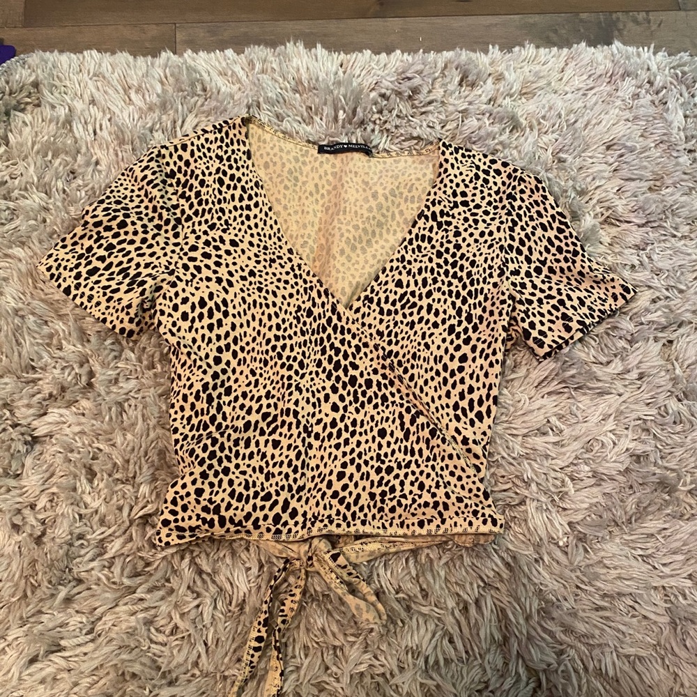 Pics of a top for someone DO NOT BUY - Picture 1 of 3